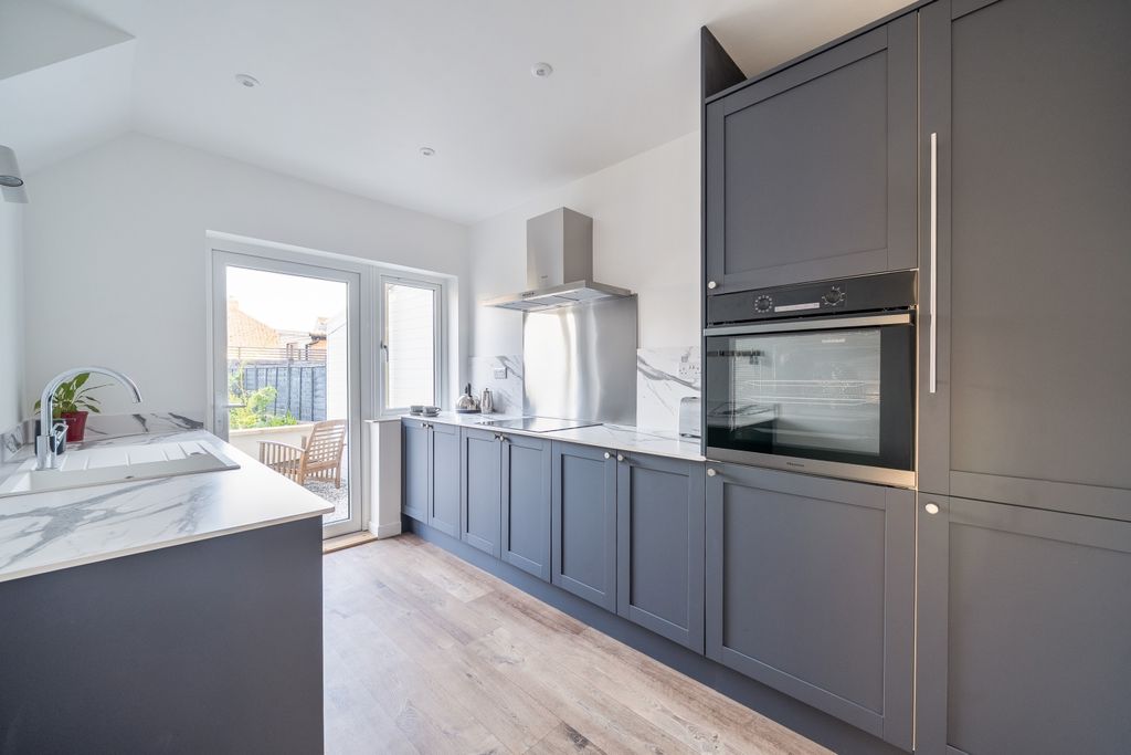 Property photo 2 of 13 1434632-30-69Ddf2Cfd046c