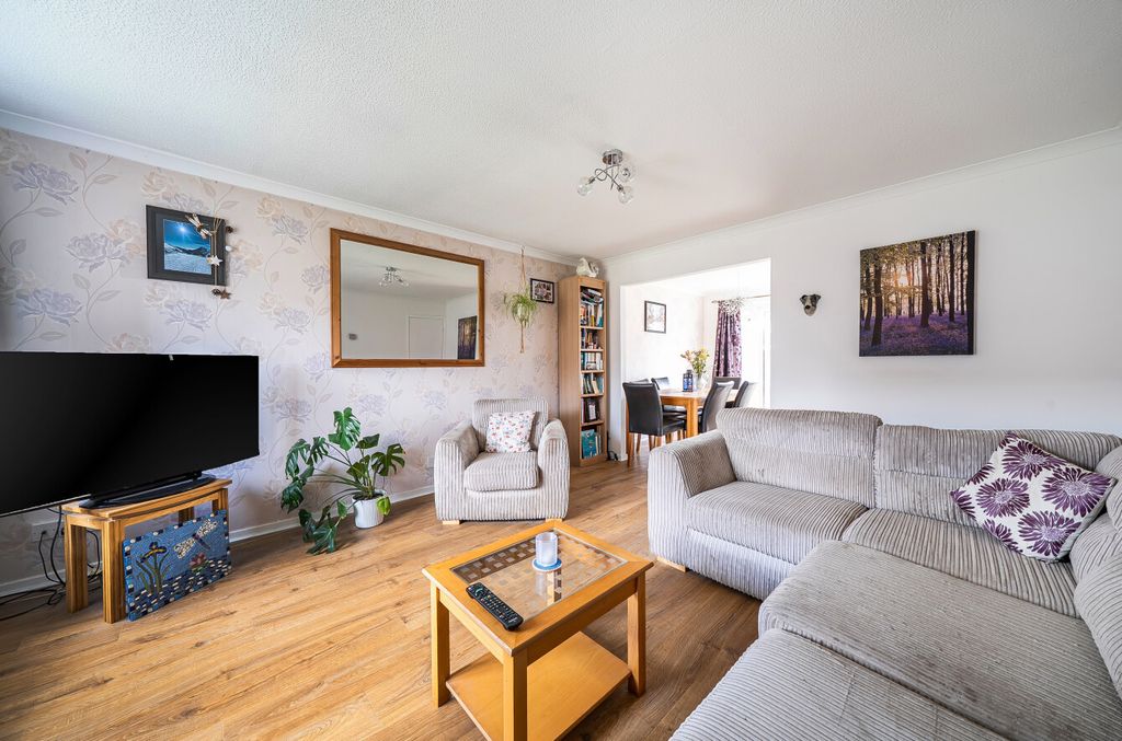 Property photo 2 of 18 1438537-1-69ce641...