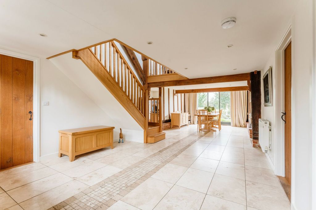 Property photo 3 of 33