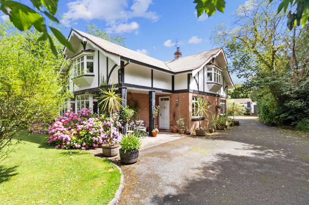 Property photo 1 of 39