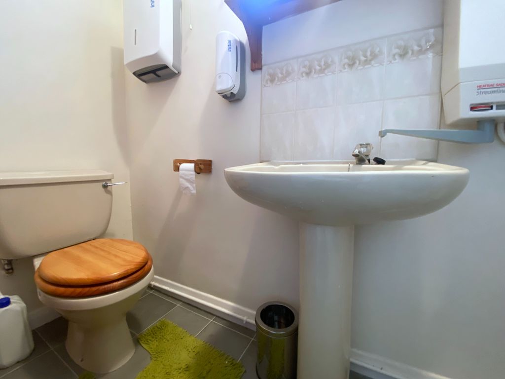 Property photo 3 of 5