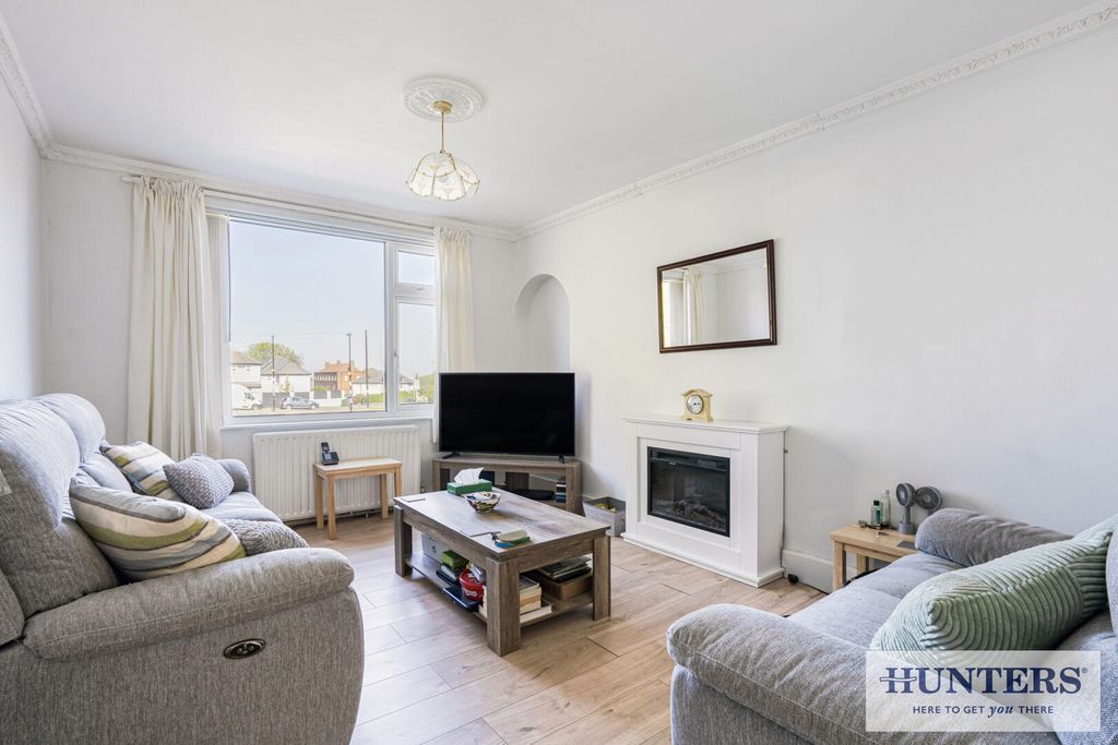 Property photo 2 of 18 Living Room