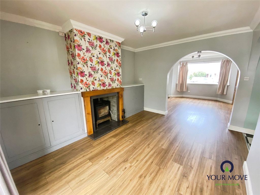 Property photo 3 of 14 Dining Room