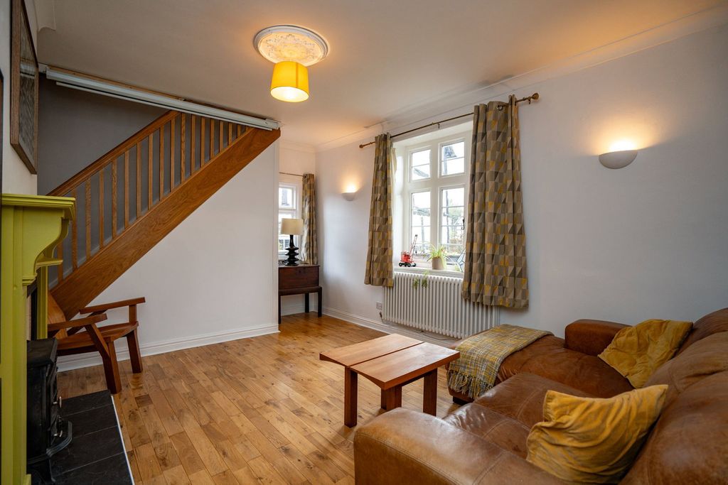 Property photo 3 of 27