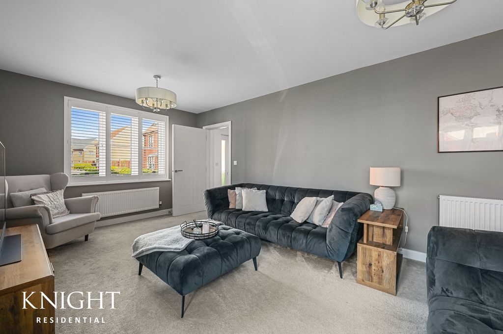 Property photo 3 of 28