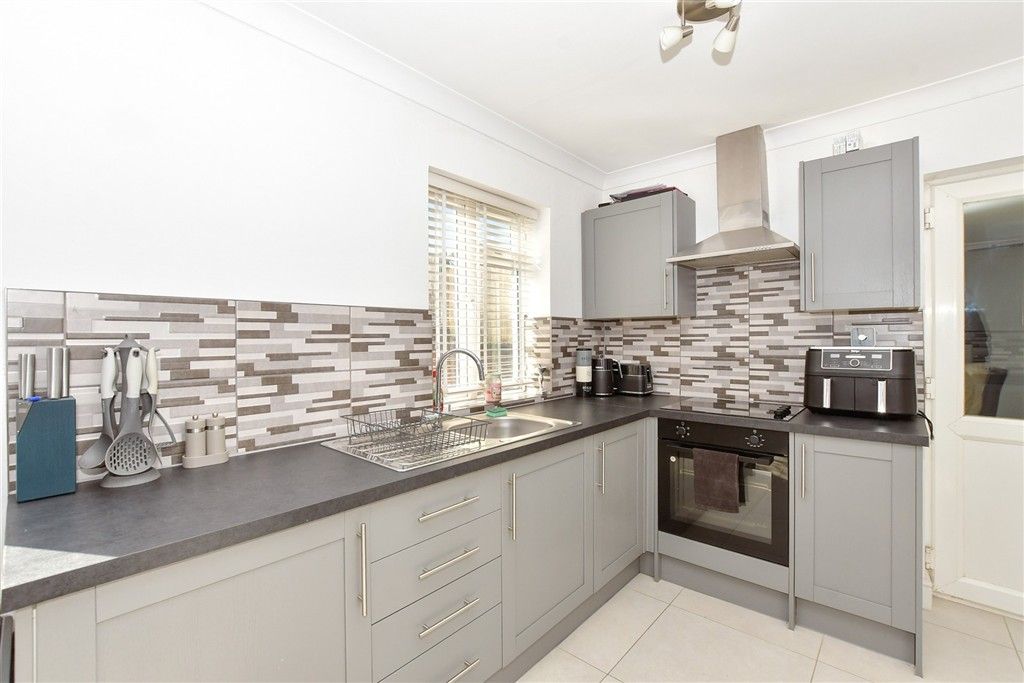 Property photo 3 of 12 Kitchen / Diner