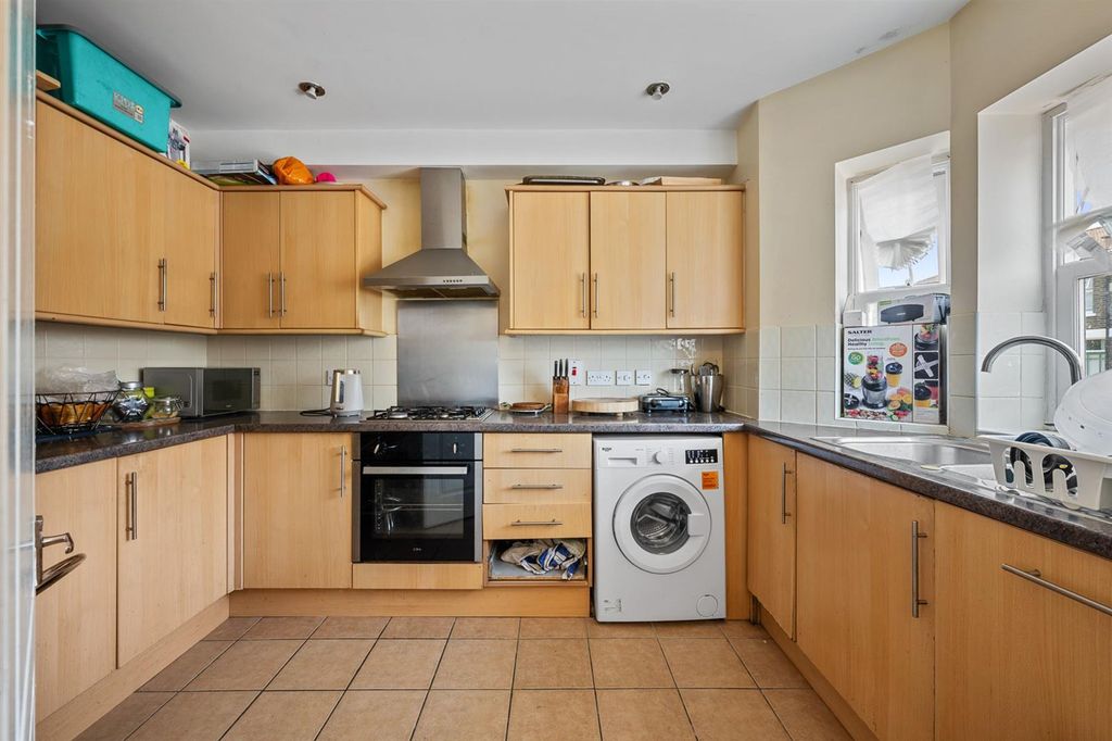Property photo 3 of 11