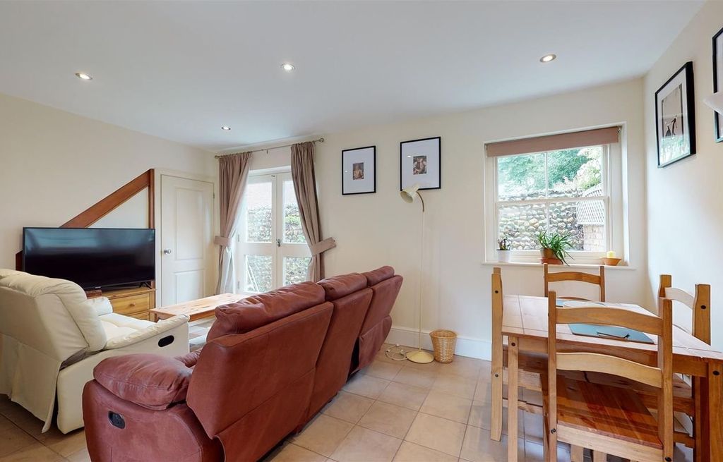 Property photo 2 of 7 Picture 2