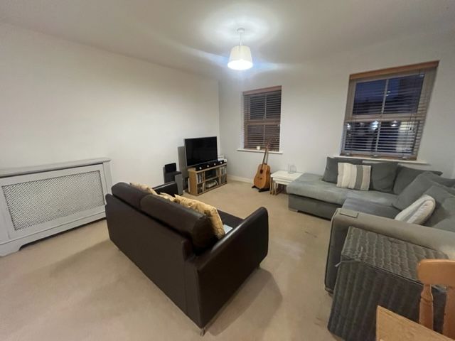 Property photo 3 of 10 Living Room