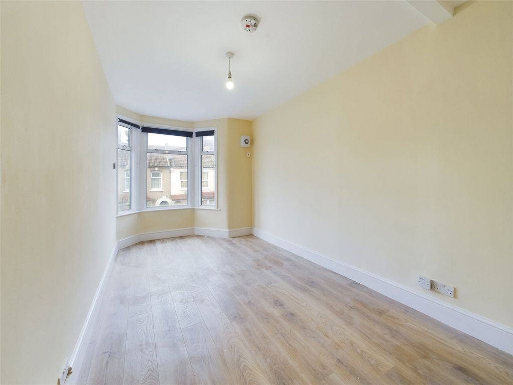 Property photo 2 of 10 Picture No. 03