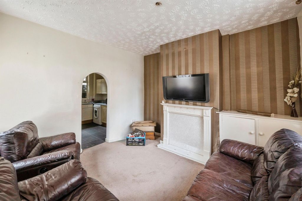 Property photo 2 of 14