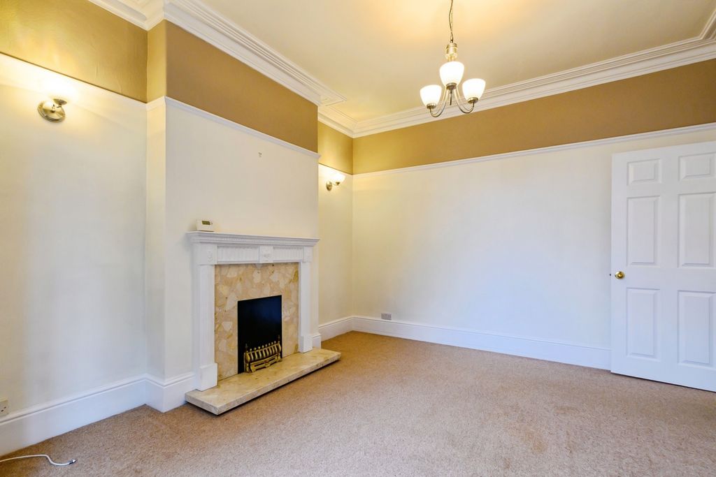 Property photo 3 of 17 Living Room
