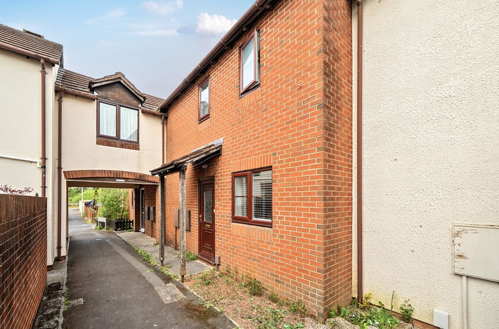 Property photo 2 of 15 1453129-1-69F24Fe...