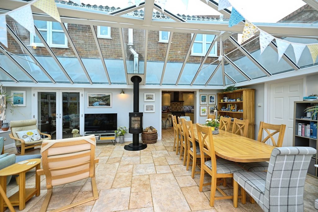 Property photo 2 of 46 Pbox-Img.Jpg