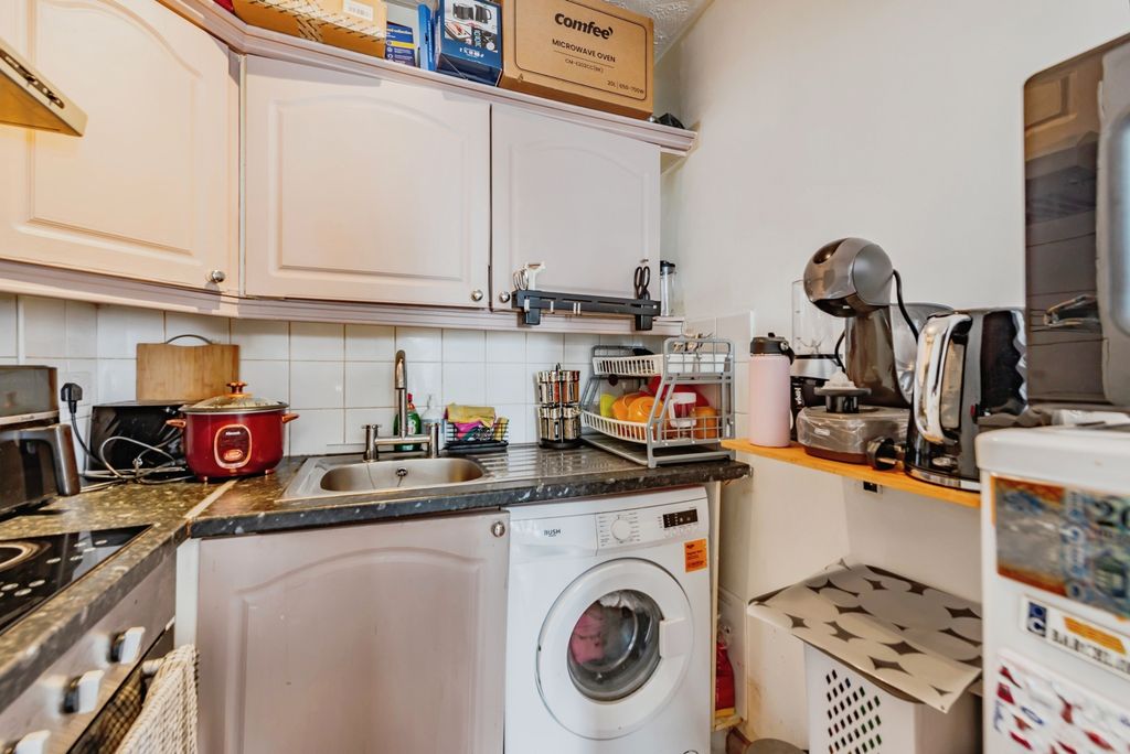 Property photo 3 of 18