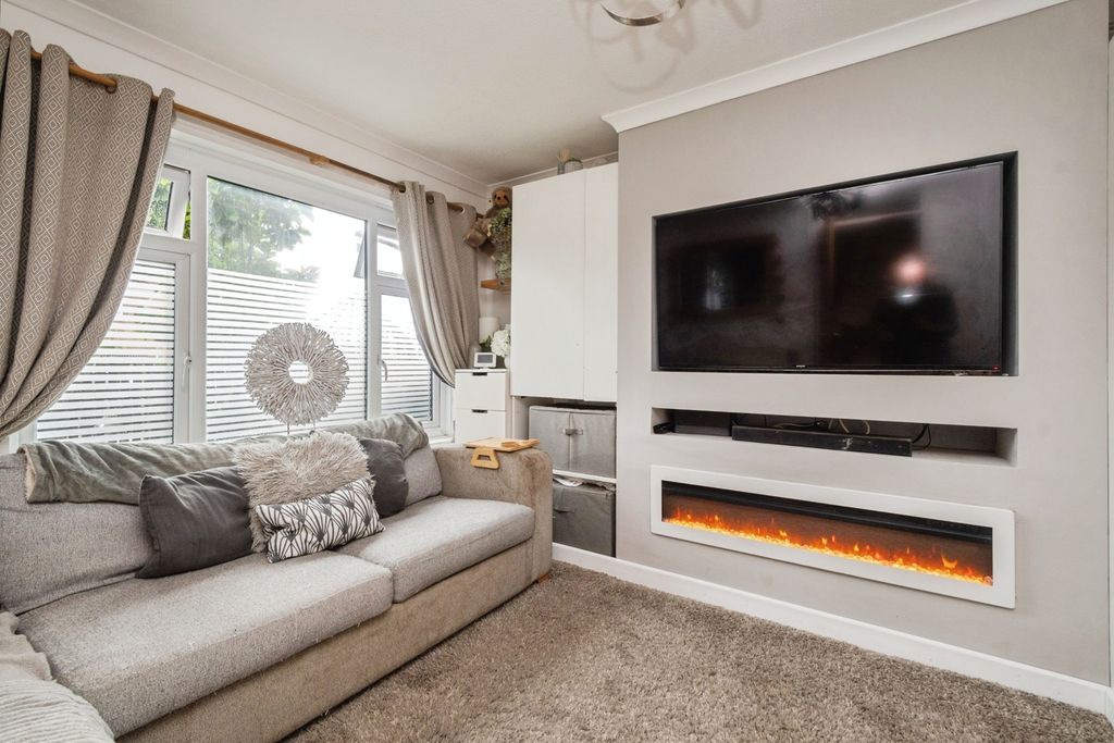 Property photo 2 of 21 Pbox-Img.Jpg