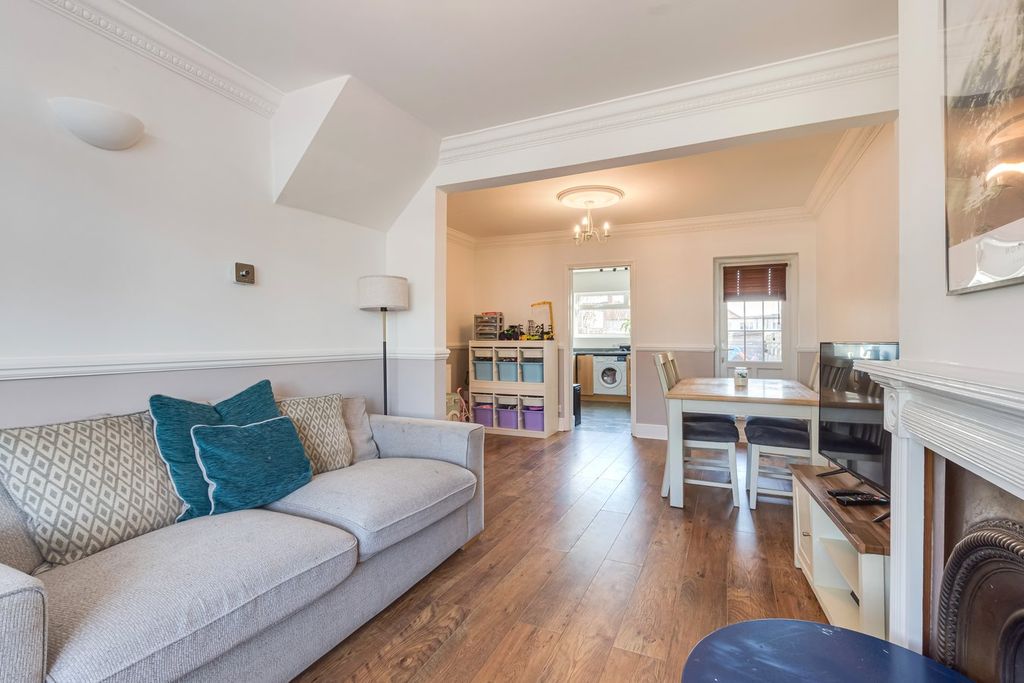 Property photo 3 of 11