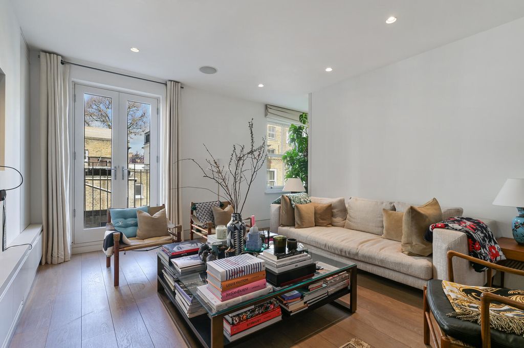 Property photo 3 of 12 Living Room