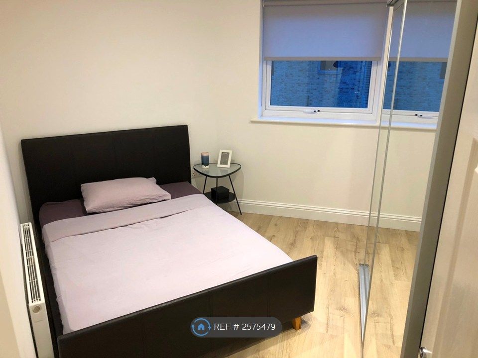 Property photo 3 of 10 Bedroom