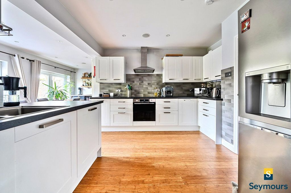 Property photo 3 of 25 Picture No. 51