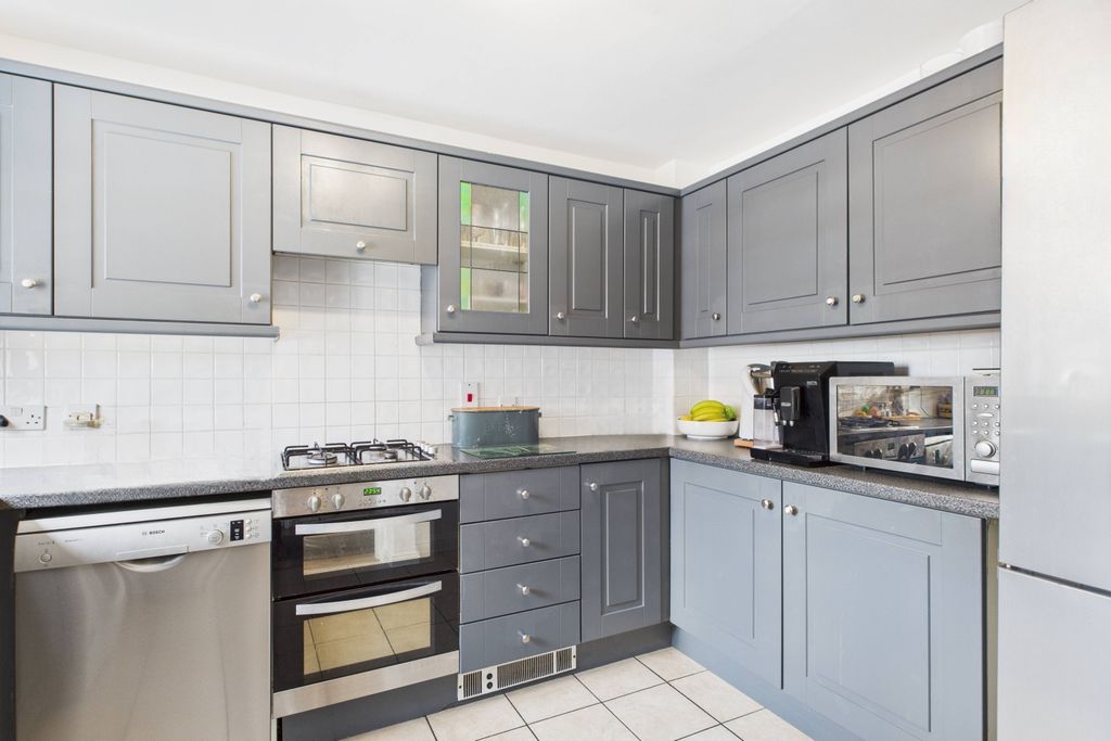 Property photo 3 of 23 Ewemove Spalding Kitchen