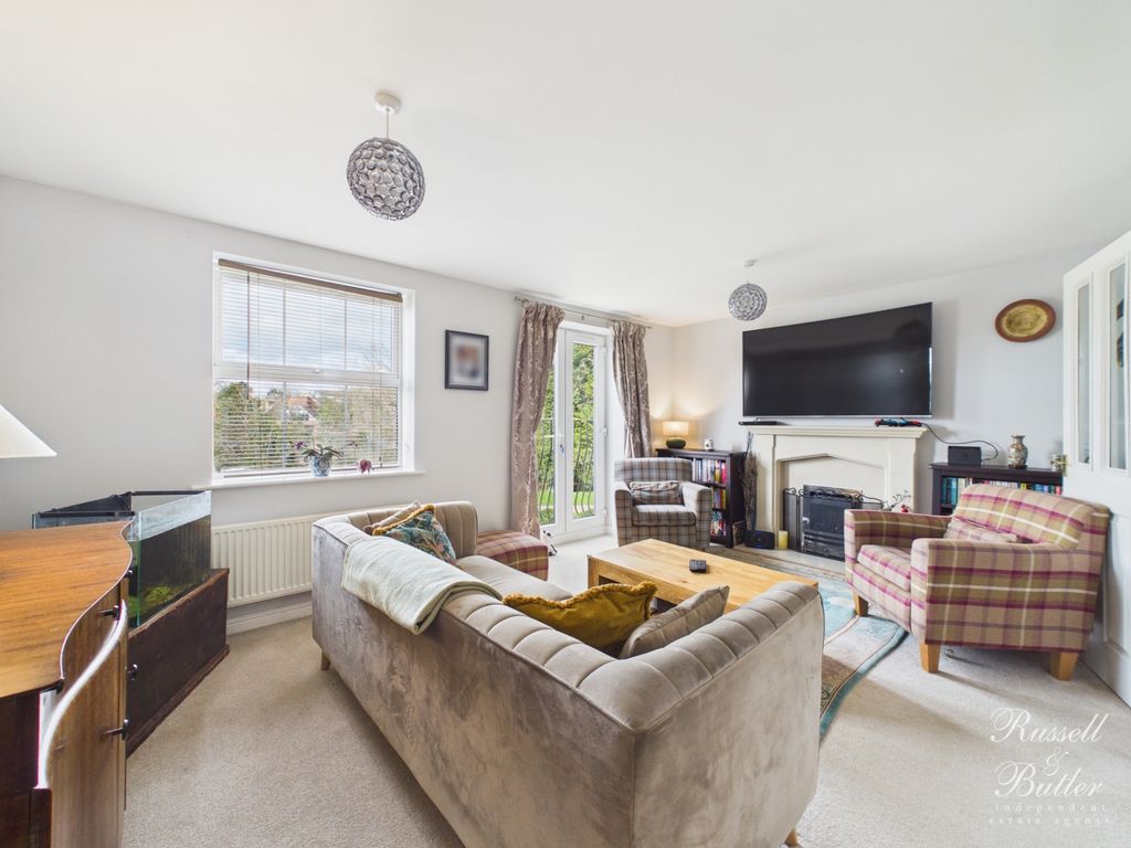 Property photo 3 of 20 Cam01995G0-Pr0427-Still010