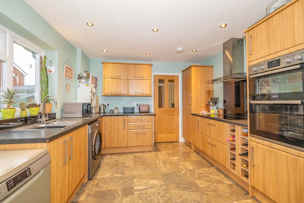 Property photo 2 of 16 Picture 2