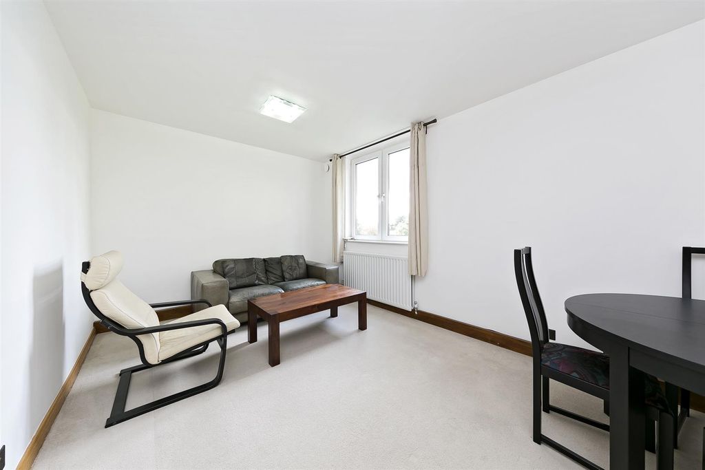 Property photo 2 of 8 7 Bolton Lodge-01.Jpg