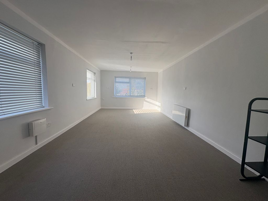 Property photo 1 of 5 Top Floor