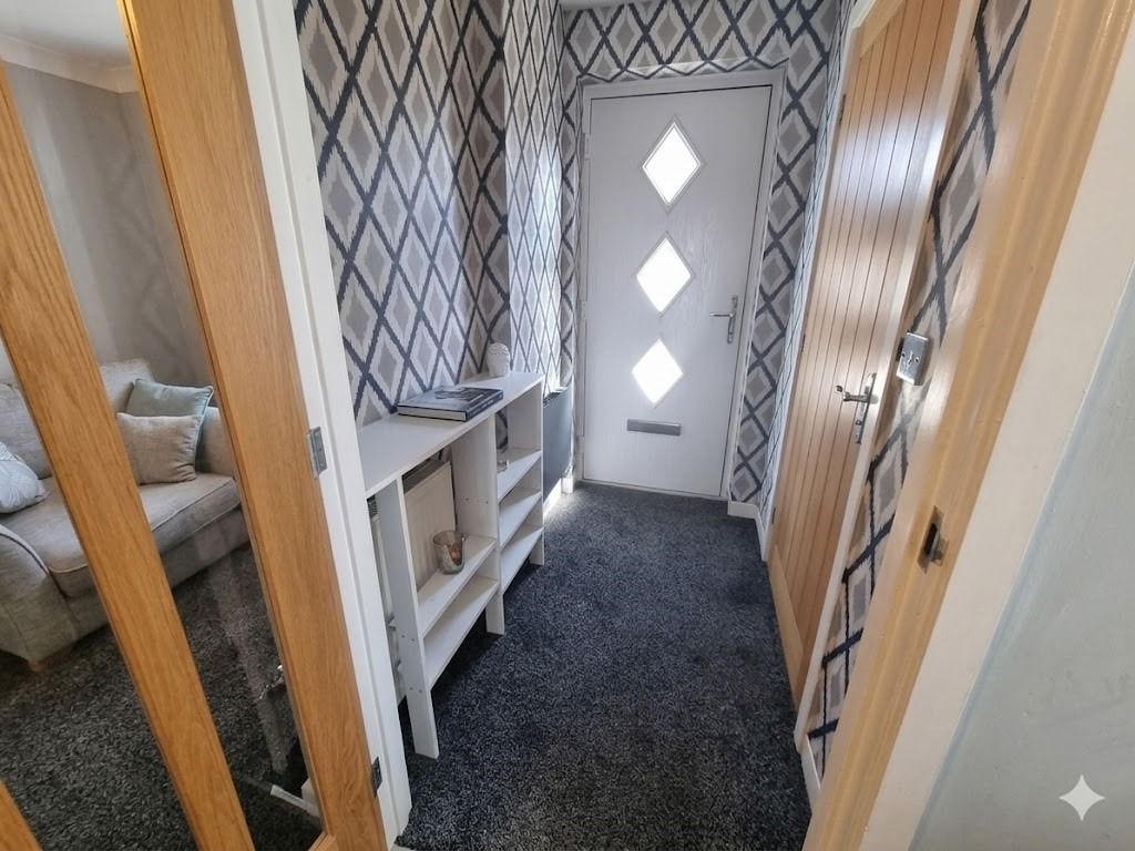 Property photo 2 of 13 Hallway
