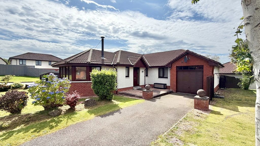 Property photo 2 of 34
