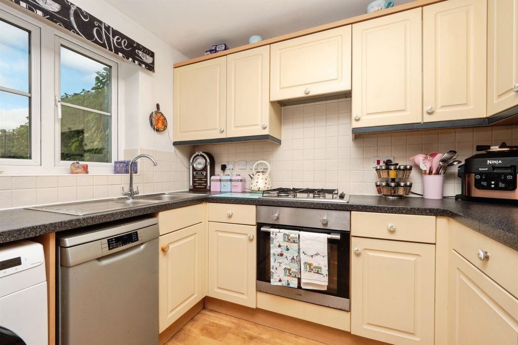 Property photo 2 of 17