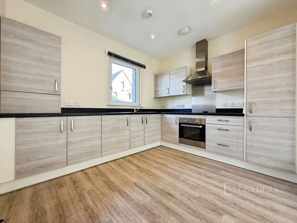 Property photo 2 of 8 Kitchen