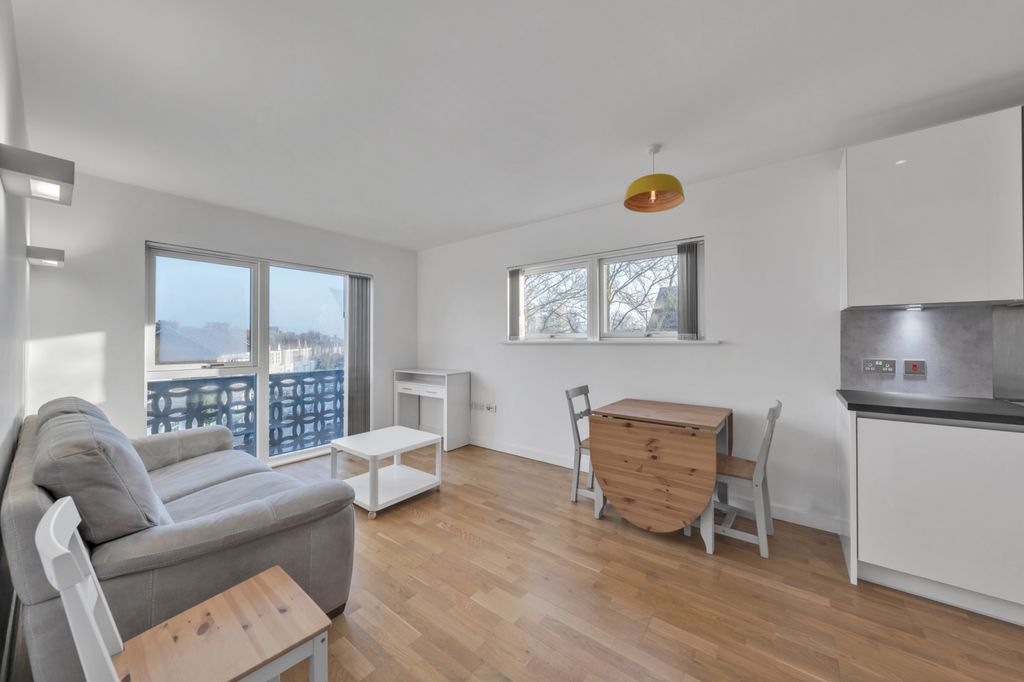 Property photo 2 of 15 Gallery