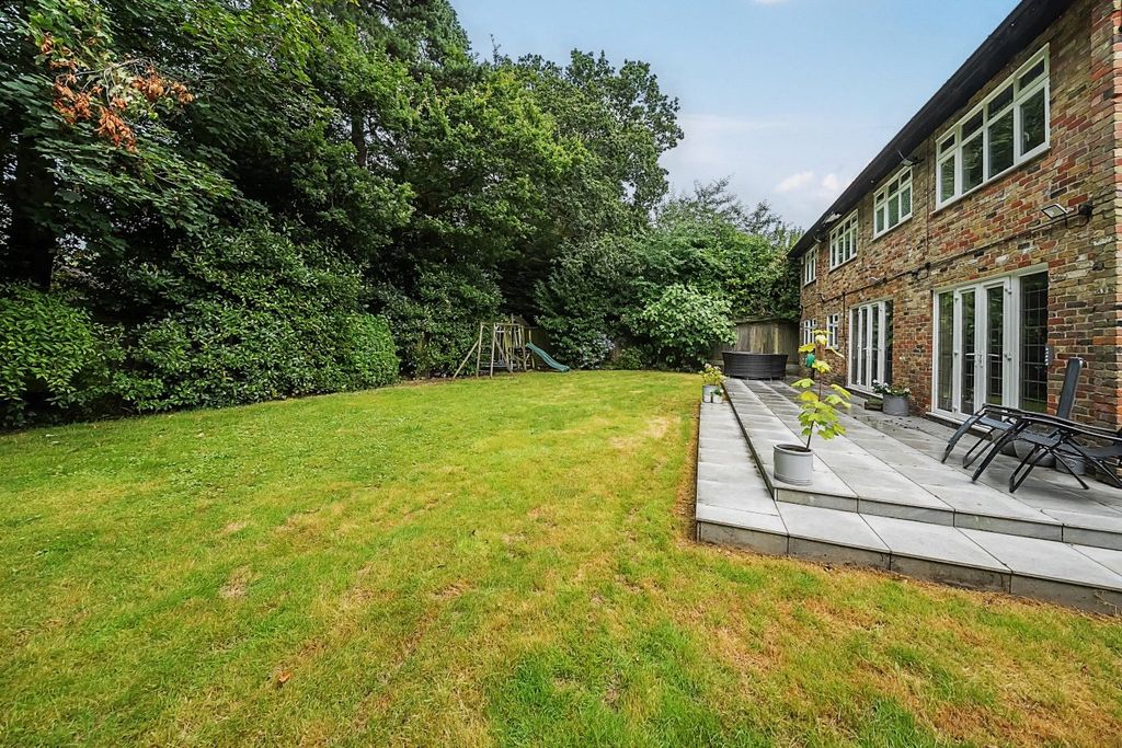 Property photo 2 of 27 Picture No. 19