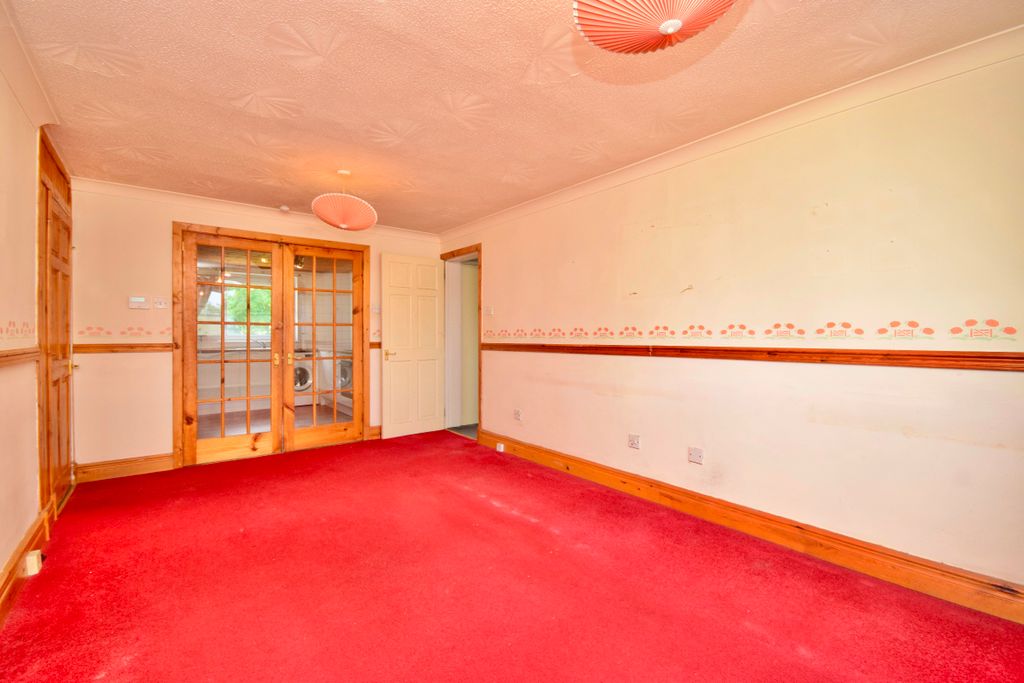 Property photo 3 of 25