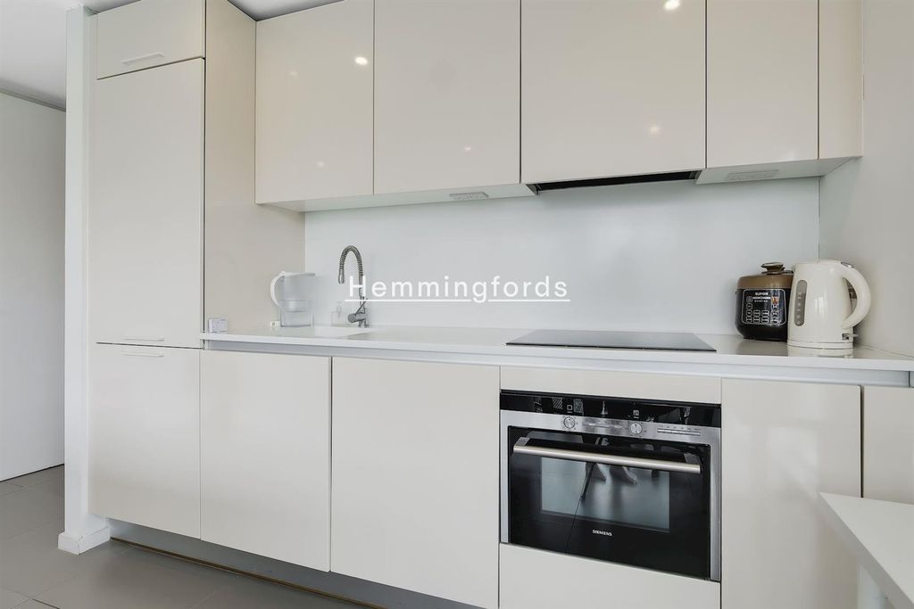 Property photo 3 of 16 05-970386093-Hn-Hems-253, Dance Square-41-Medium.J