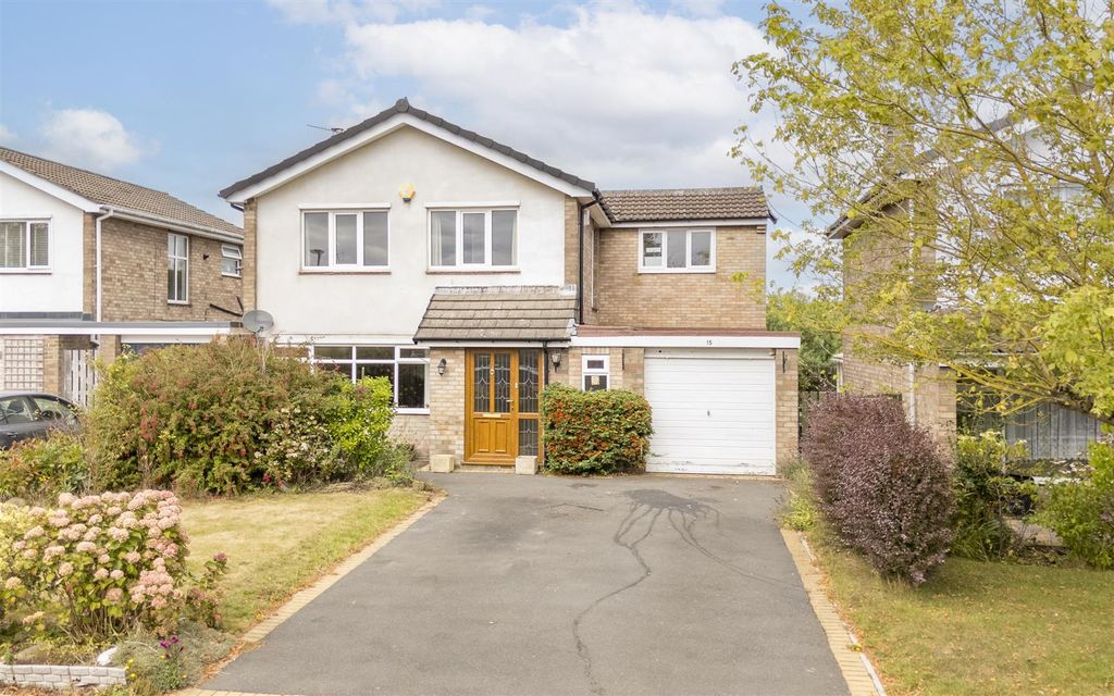 Property photo 1 of 33 15_St_Nicholas_Crescent_39.Jpg