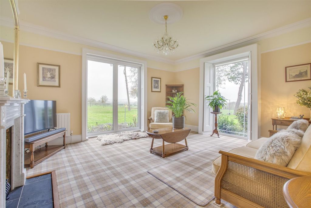 Additional image 14 of 6 bed detached house for saleThe Ride, Totternhoe, Bedfordshire LU6