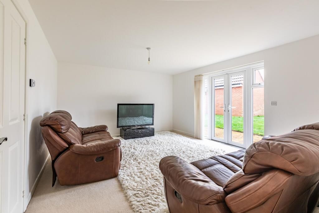 Property photo 2 of 23 Lounge.Jpeg