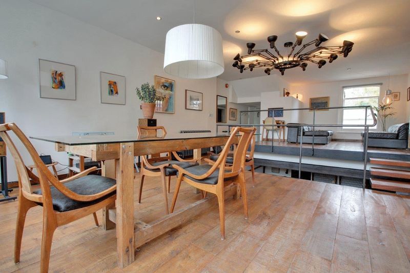 Property photo 1 of 10 Photo 10