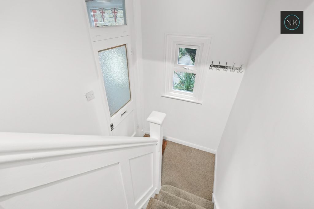 Property photo 2 of 18 4642623