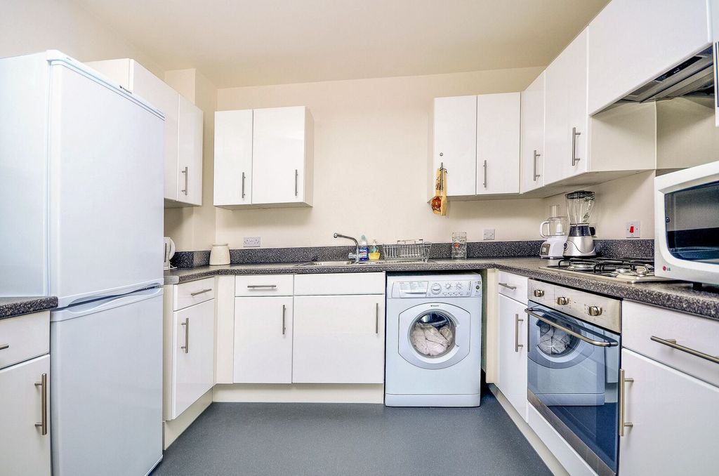 Property photo 2 of 5