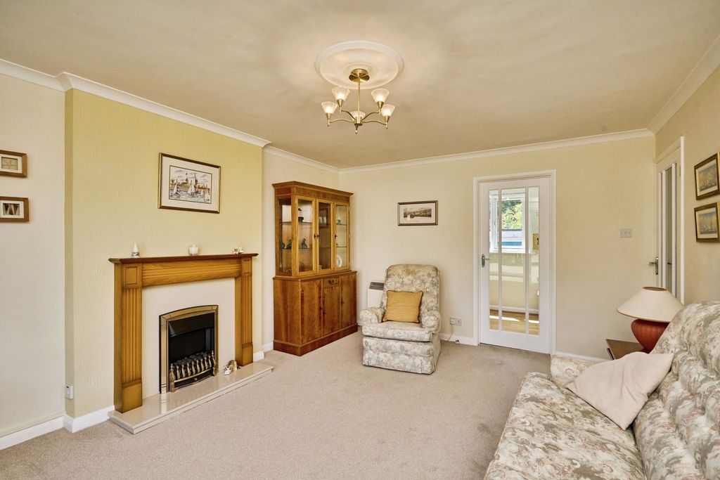 Property photo 3 of 16 Photo