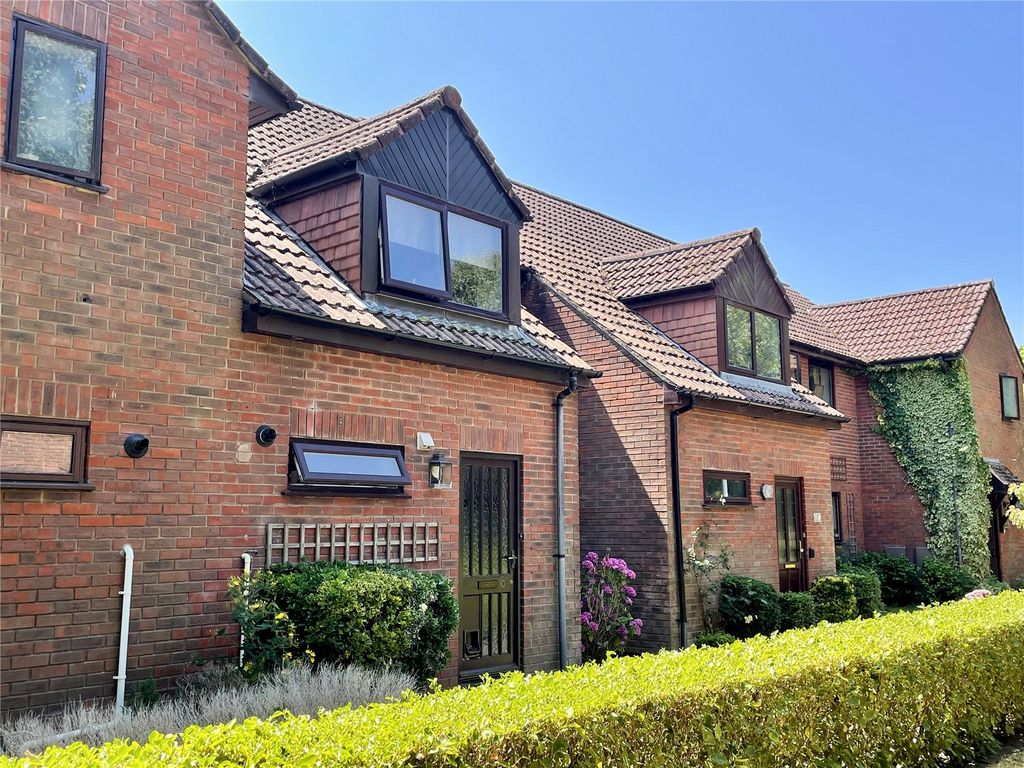 Property photo 1 of 19 External