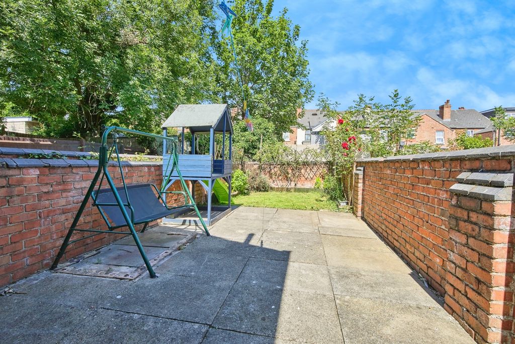 Property photo 3 of 17 Garden