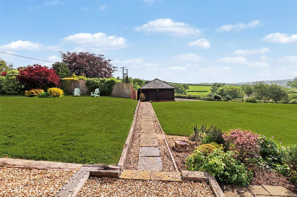 Property photo 2 of 28 Picture No. 92