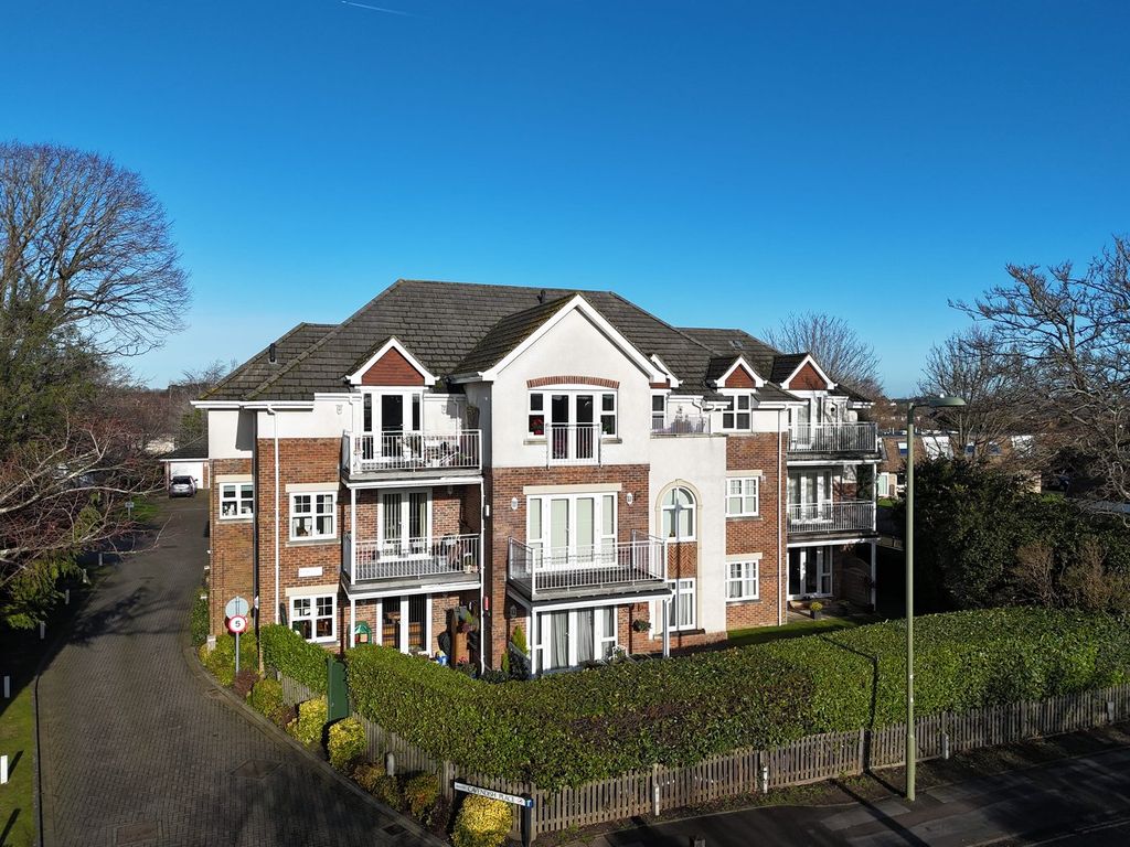 Property photo 1 of 11
