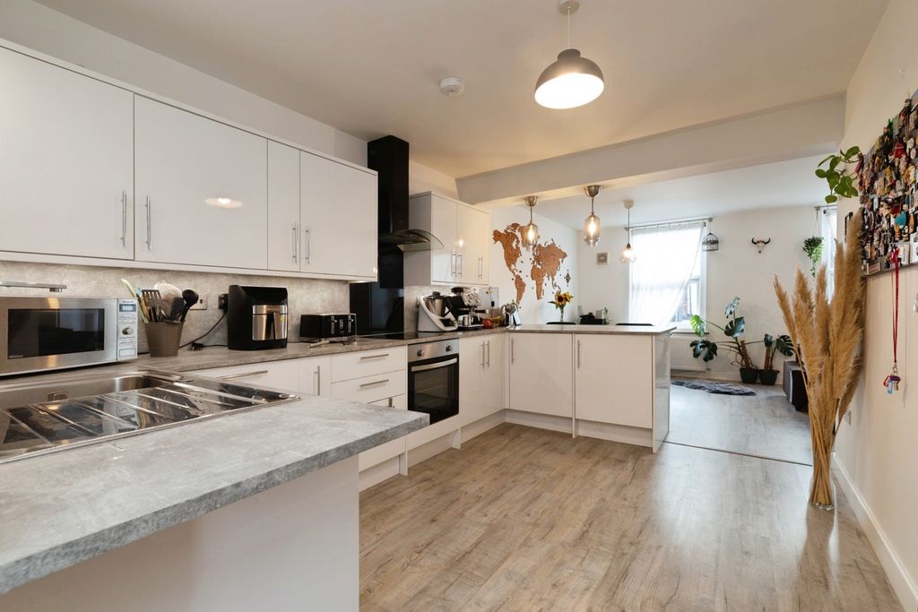 Property photo 2 of 14 Pbox-Img.Jpg