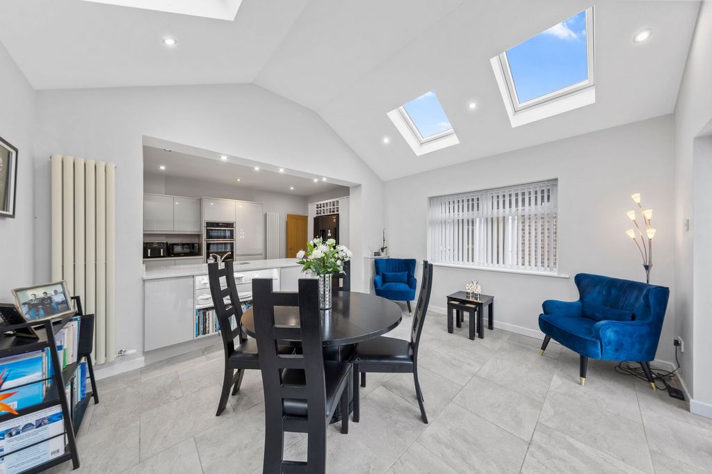 Property photo 3 of 23